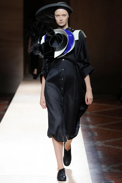 Look 32